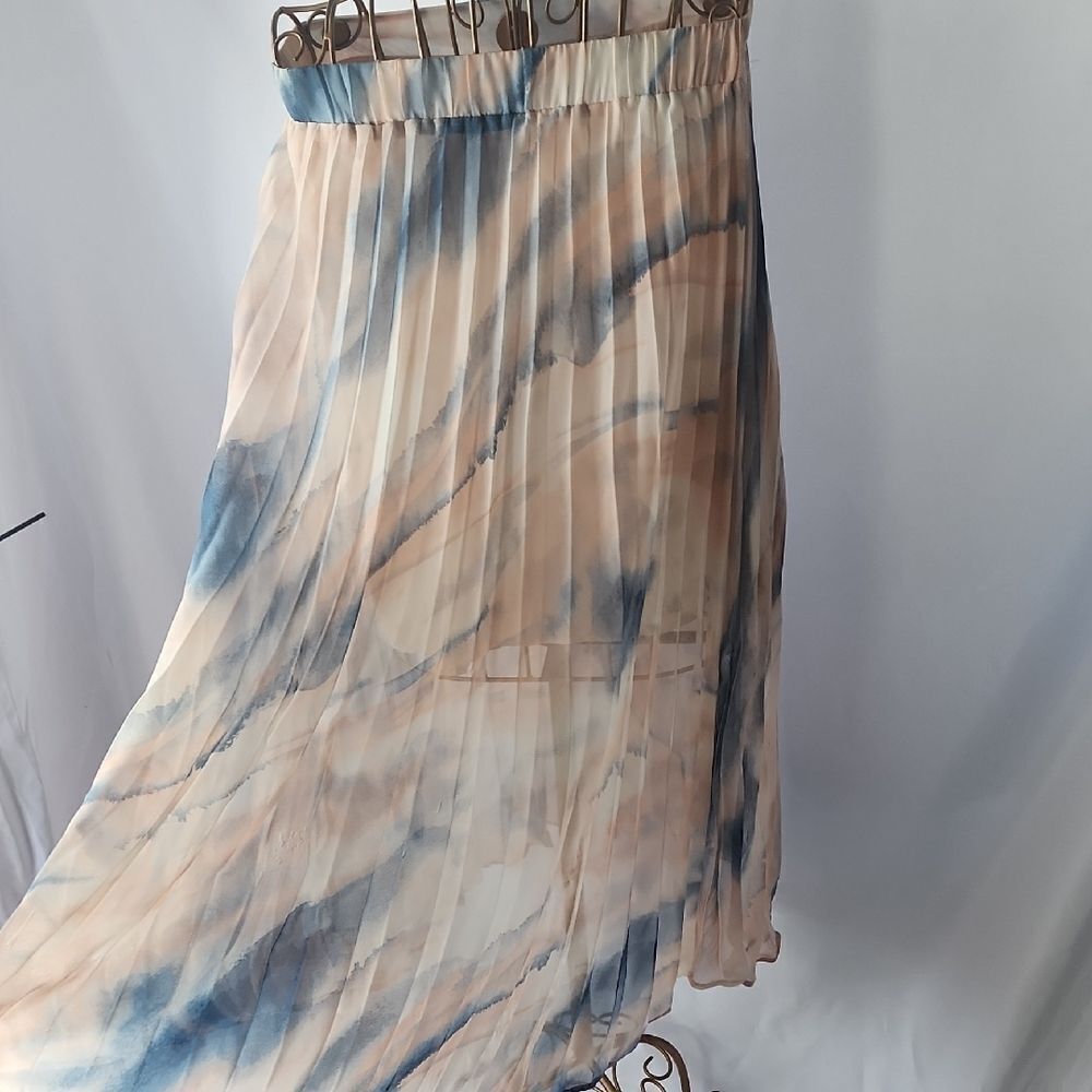 Marbled Pleated Maxi Skirt in Blue and Peach Size L